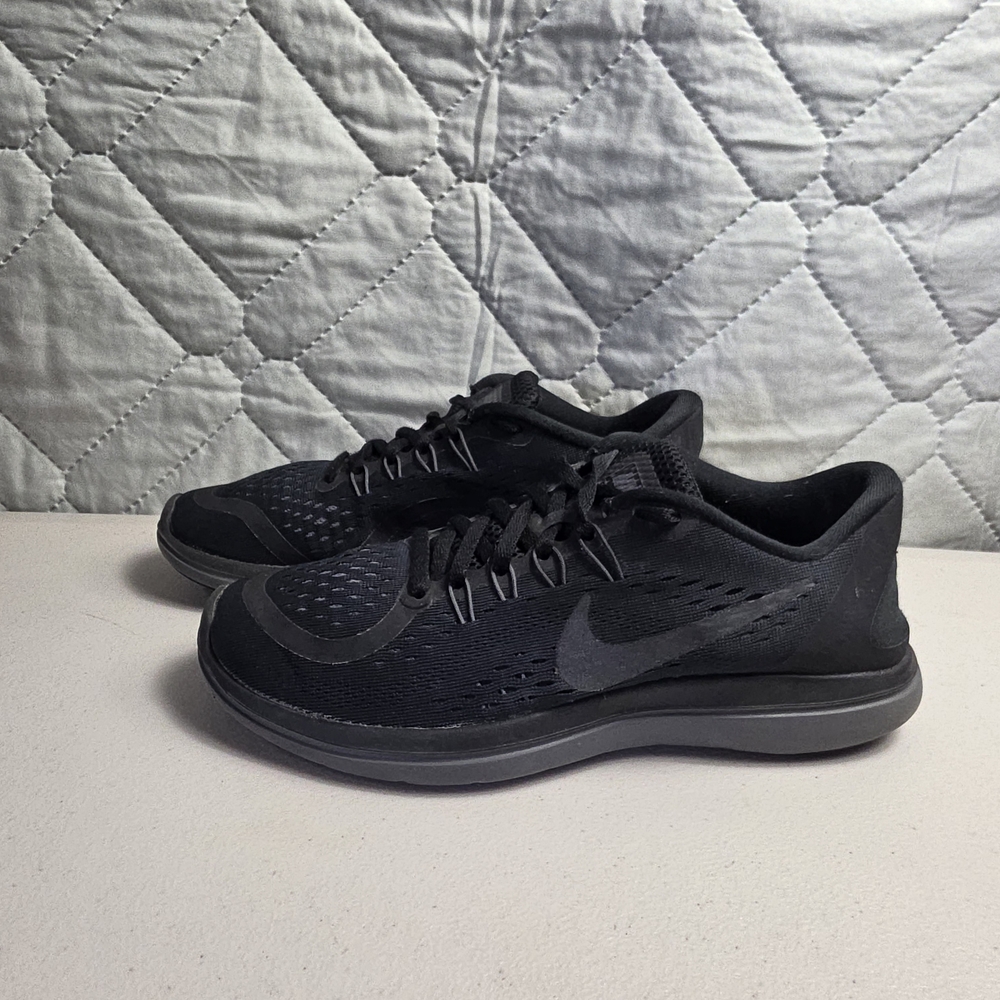 Nike Flex 2017 RN Metallic Hematite Women 8.5 Sneakers Black